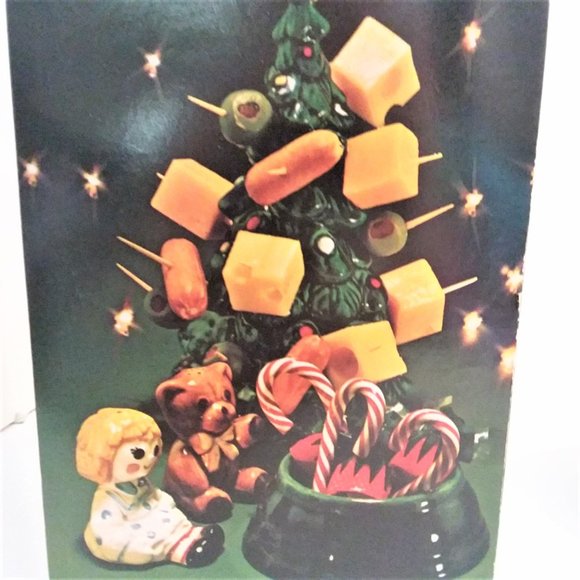 Christmas Hostess Set Merry Tree Ceramic Centerpiece Salt & Pepper Avon Box - Picture 2 of 10